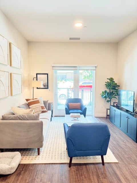 04_Living Room