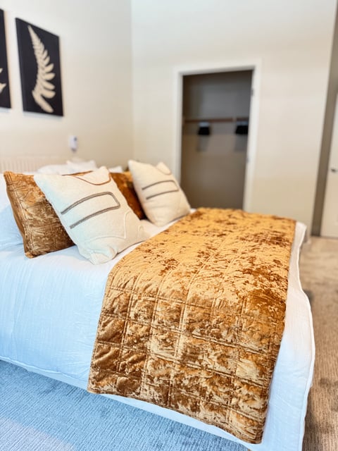 07-Bedroom